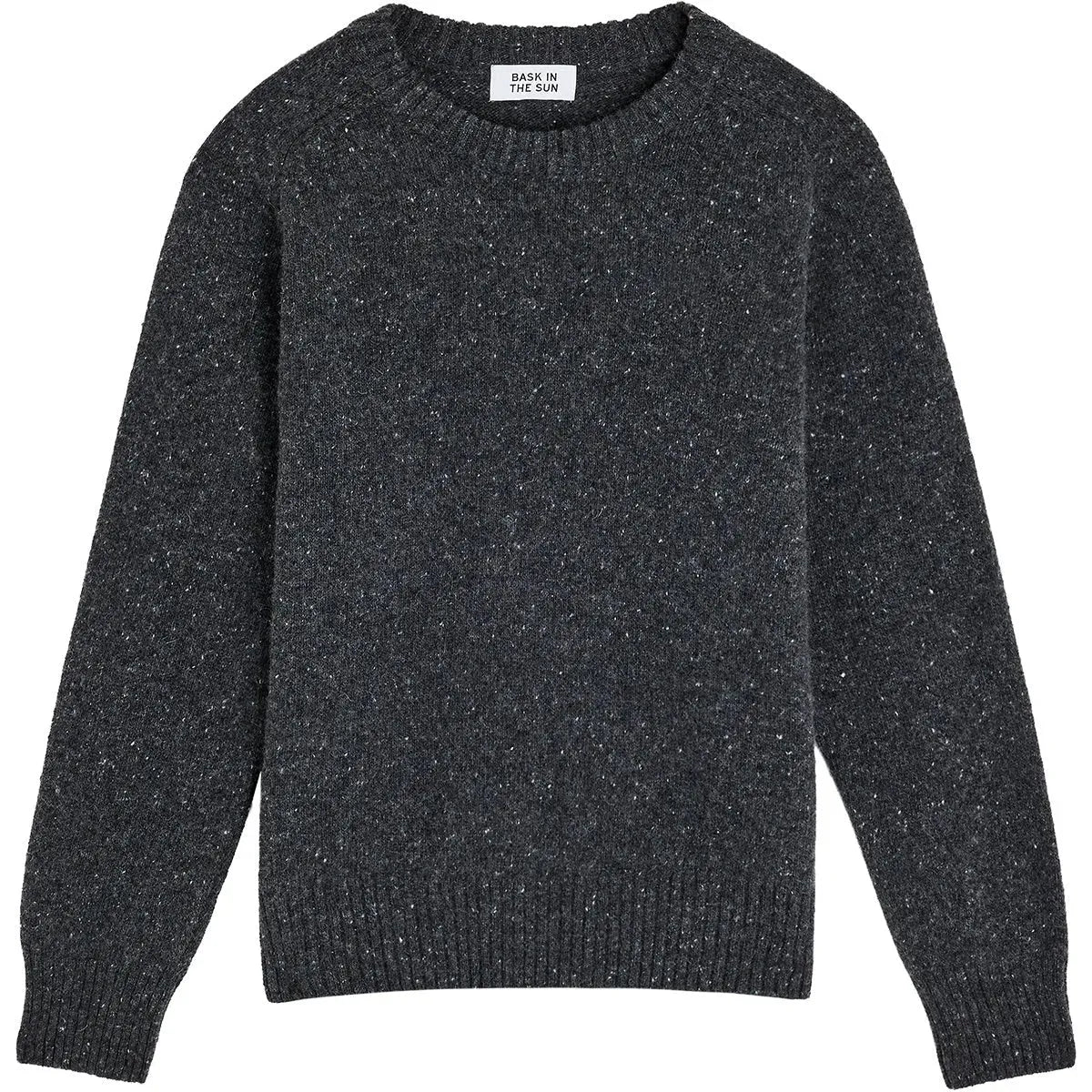 Gros plan sur la maille tricotée du pull homme Bask in the Sun Tito Forest
