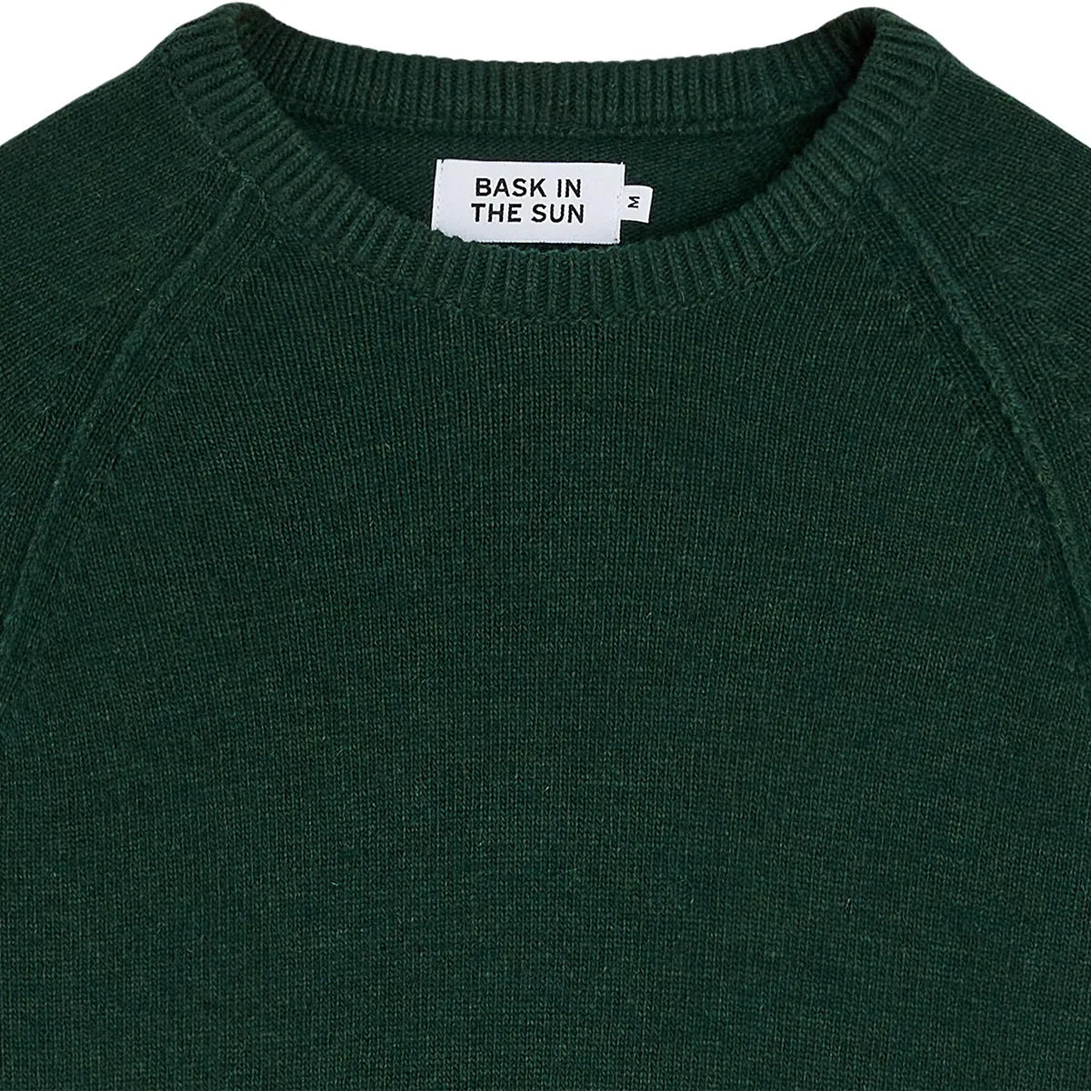 Pull-over surfwear Bask in the Sun Tito coloris Forest, détail du col rond en maille