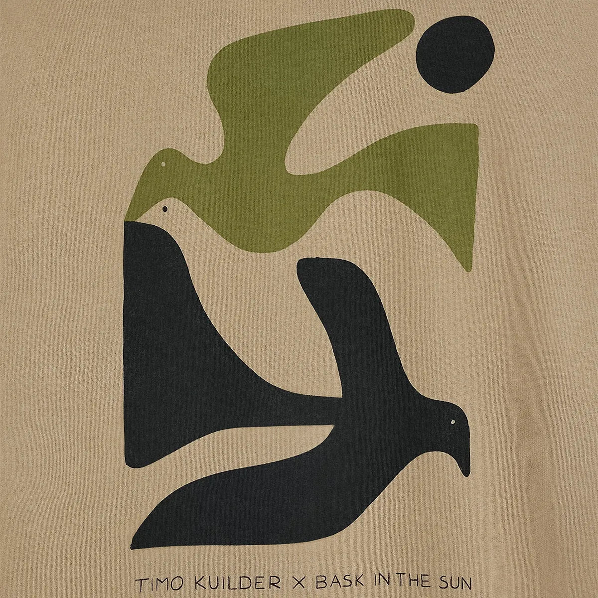Détail du motif Peace aux formes abstraites d'oiseaux vert olive, noires et beiges créé par Timo Kuilder