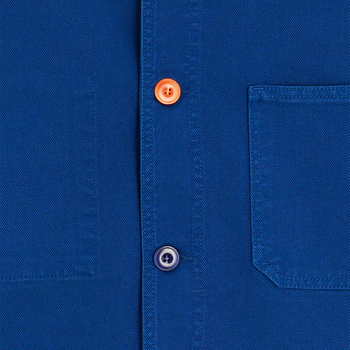 zoom poche poitrine exterieure et interieure