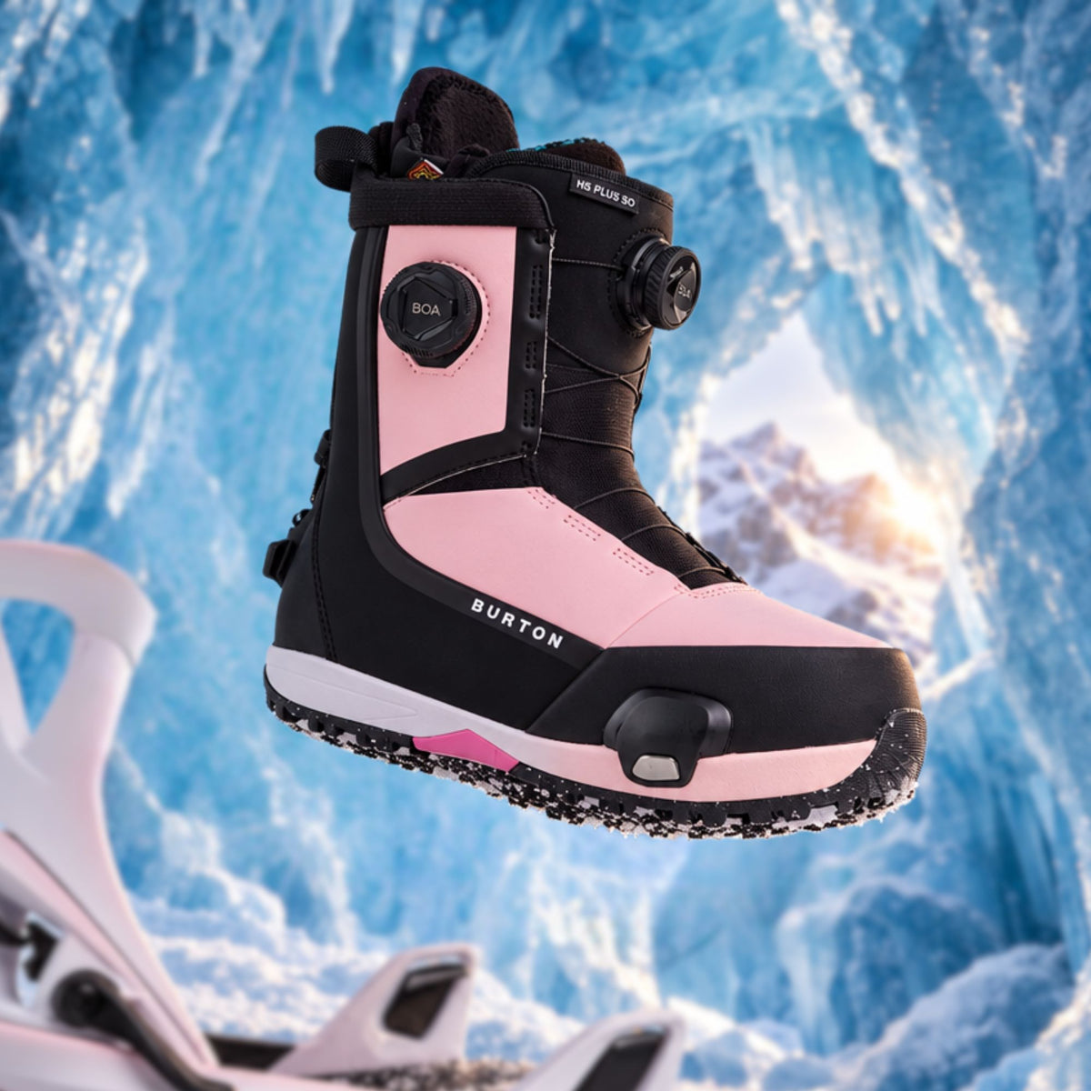 boots femme highshot plus pink 2027 de snowboard burton en levitation sur la neige, image unique