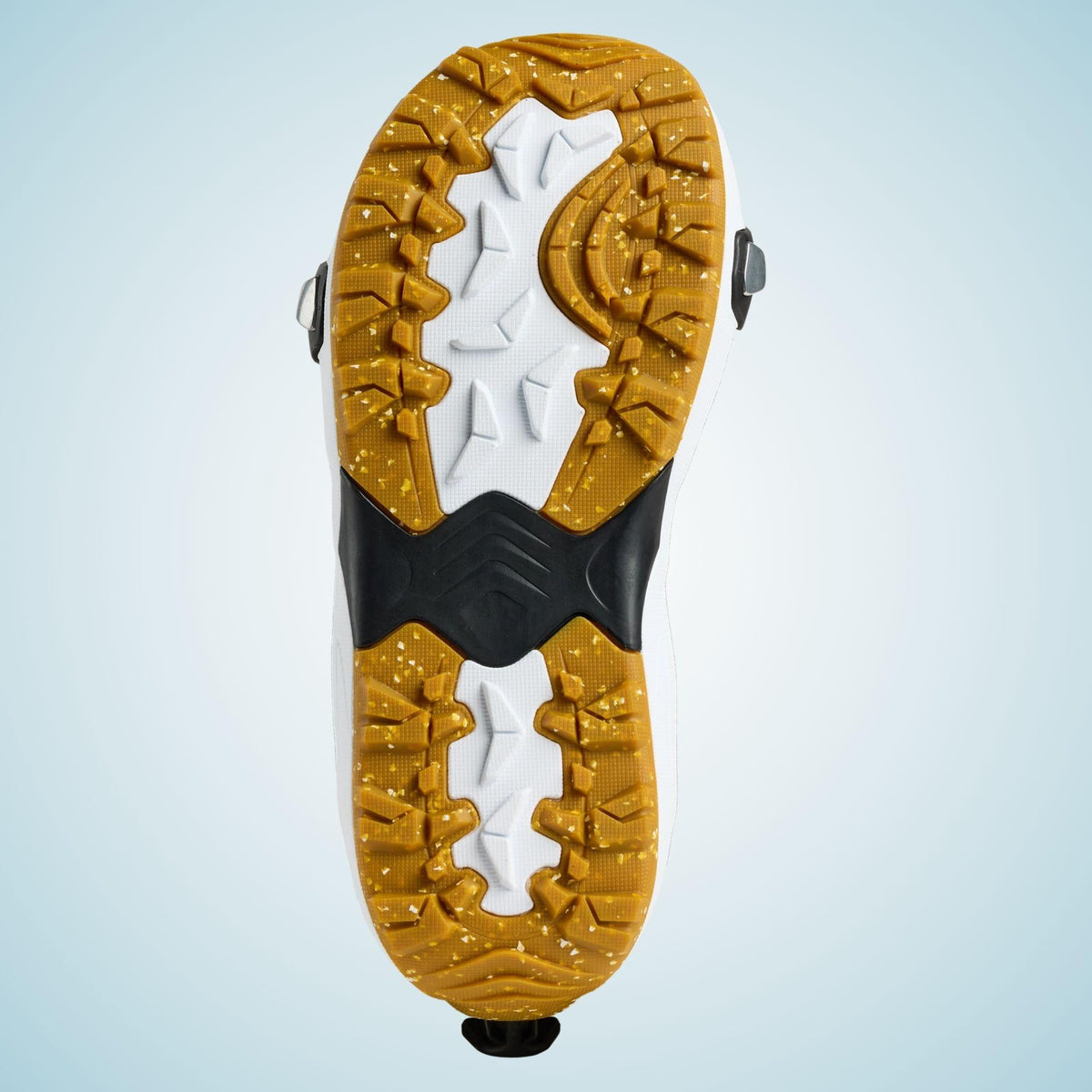 Semelle extérieure de la Burton Highshot vue dessous, avec crampons orange, zones blanches et bande noire centrale
