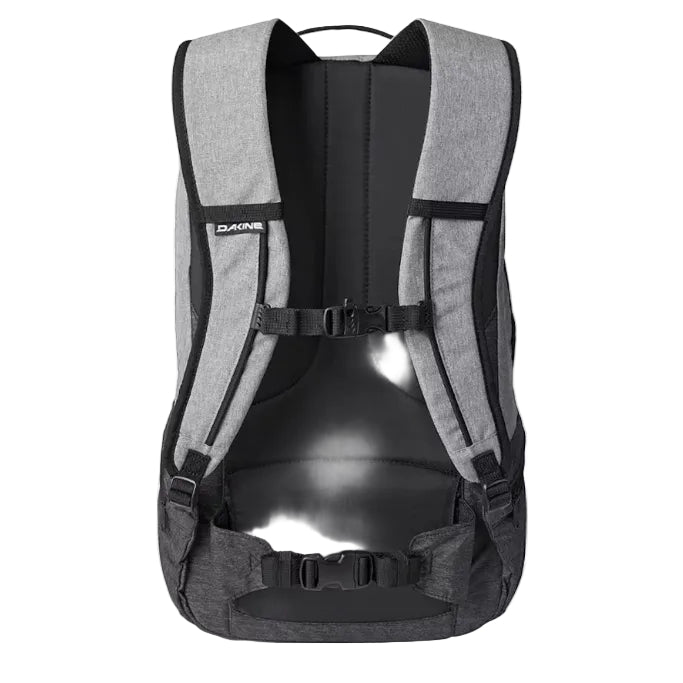 vue arrière du sac à dos gris dakine mission avec sangle sternum et sangle hanche
