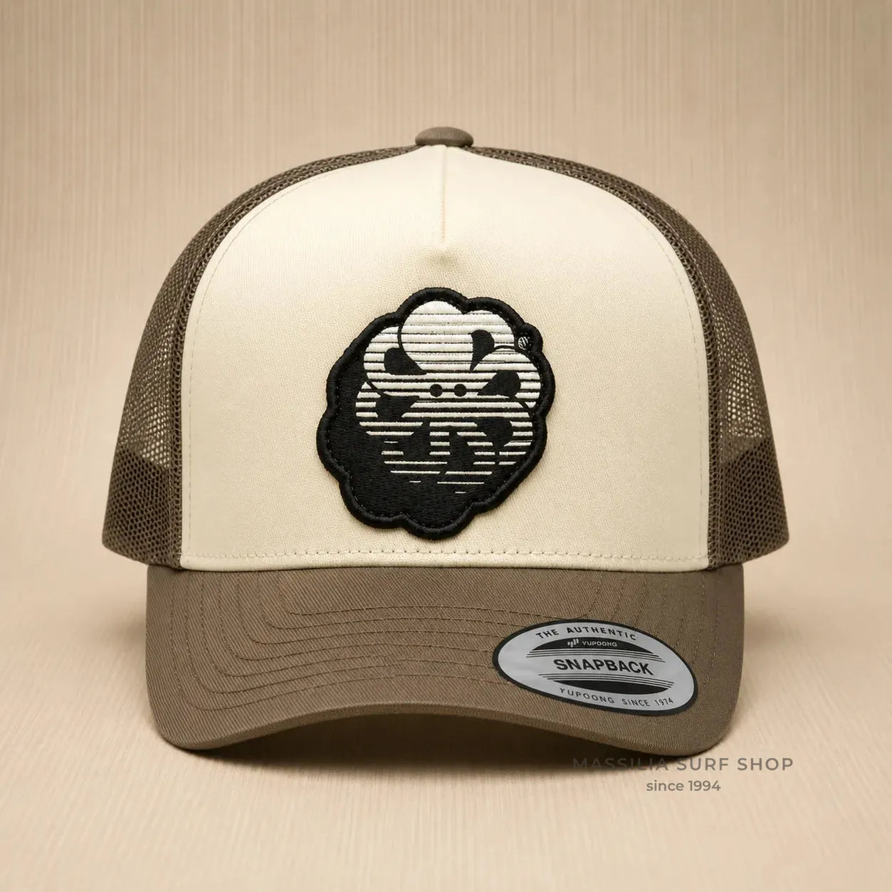 casquette jonsen blanche et marron 3d rise vue de face visiere marron