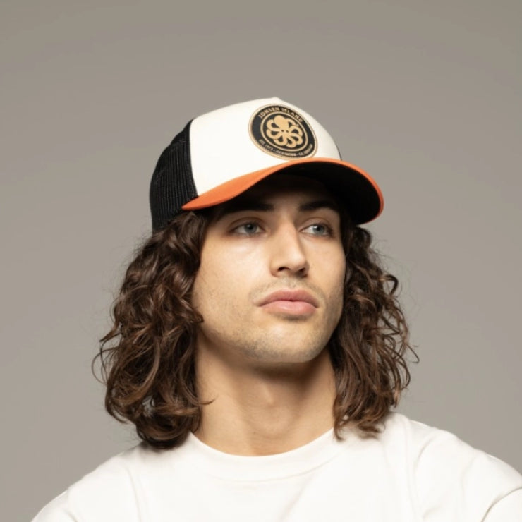 casquette trucker homme Jonsen Island noir orange portee visiere courbee filet arriere