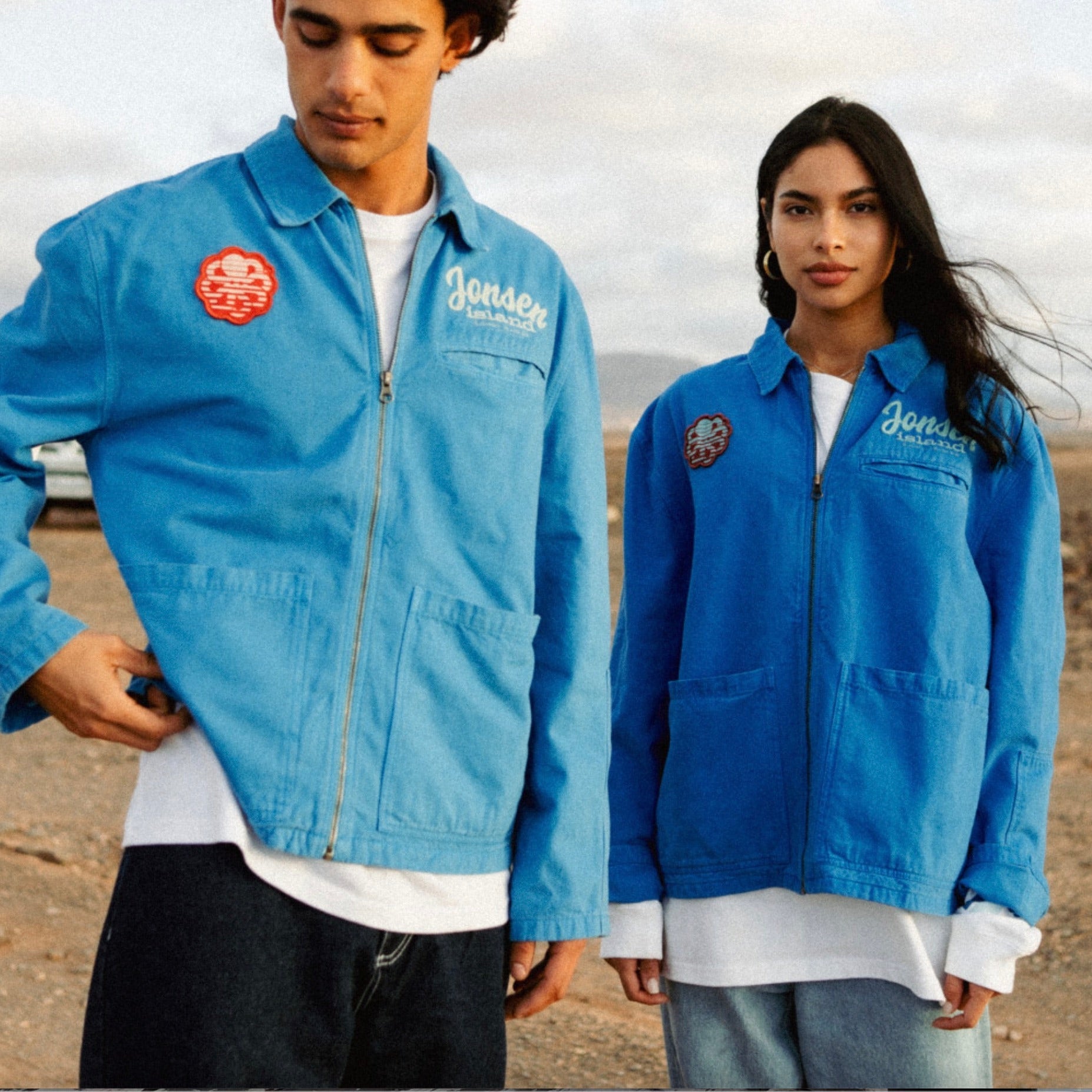 blouson porté par homme et femme lifestyle surf