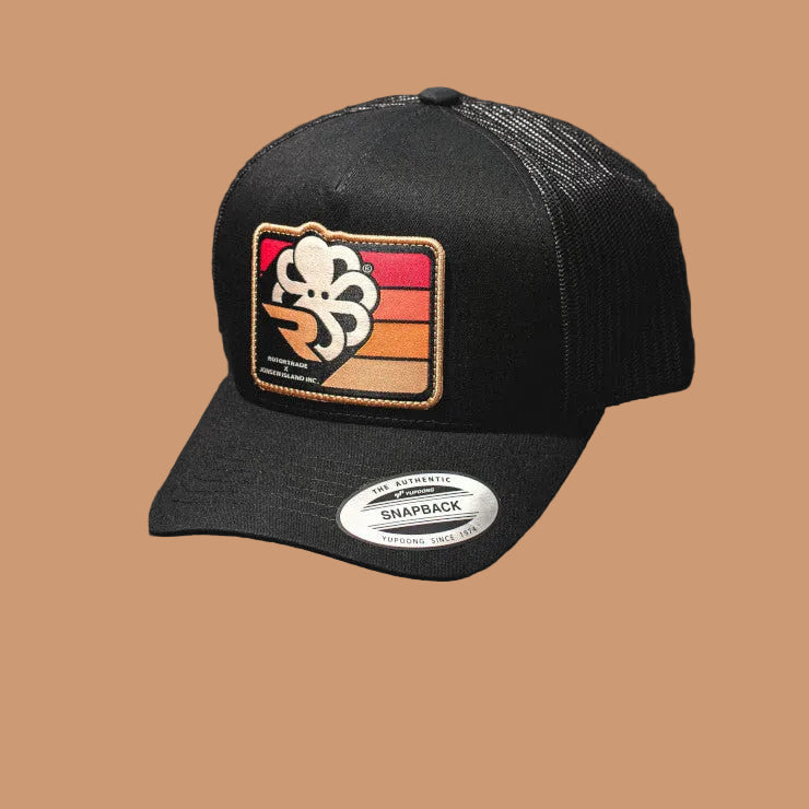 casquette trucker jonsen island casquette Jonsen Island noire vue de face avec logo raye orange rotortrade