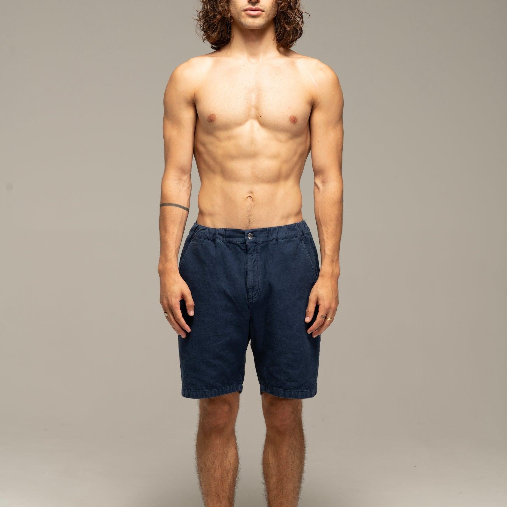JONSEN ISLAND SHORT VINCENT WORK Navy porté vue graphisme