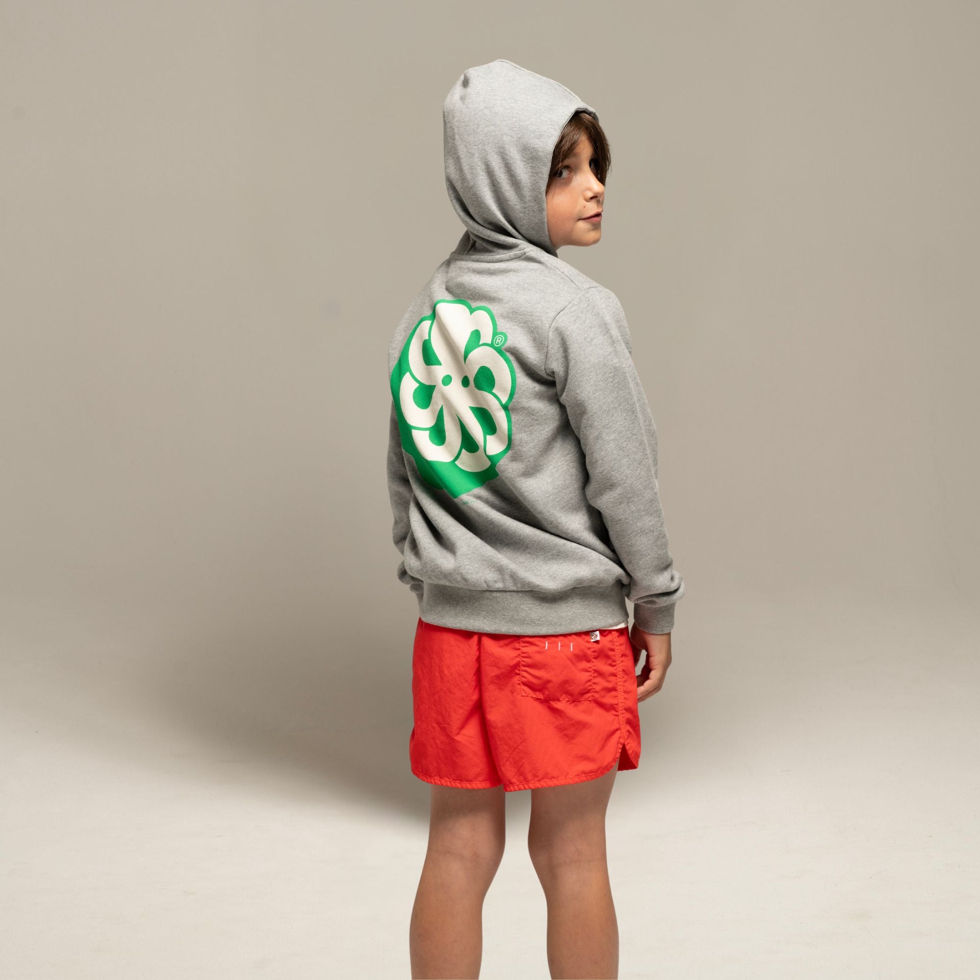 sweat gris enfant vue dos