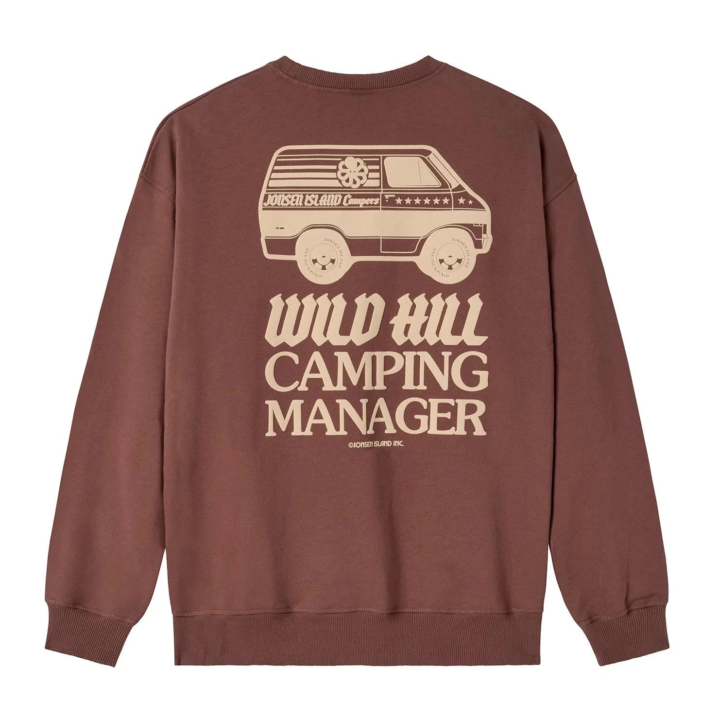 Dos du sweatshirt marron, large illustration crème d’un van surmontant le texte Wild Hill Camping Manager