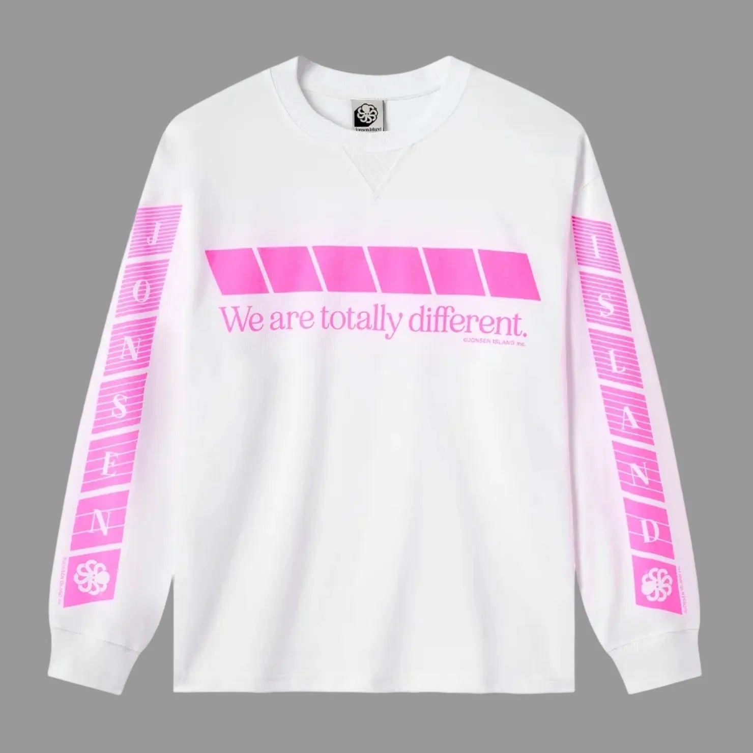 tee shirt manches longues confort blanc jonsen island avec bandes roses sur les bras et la poitrine vue de face vue de face
