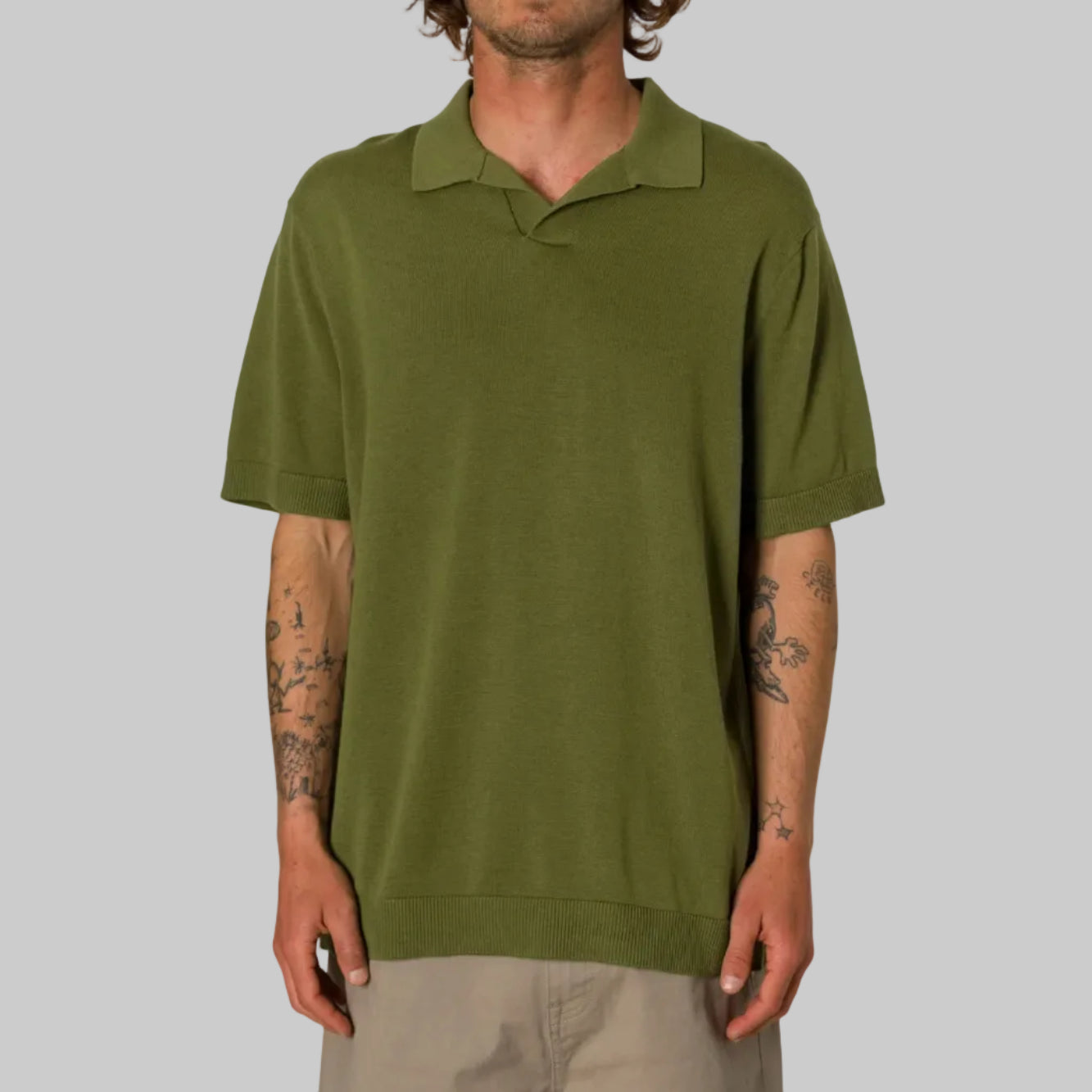 polo homme katin sherman vert porte face coupe ample