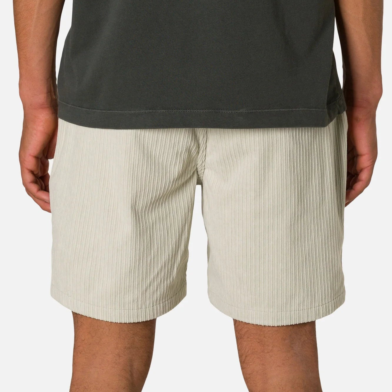 short homme katin beige velours cotele porte dos style estival