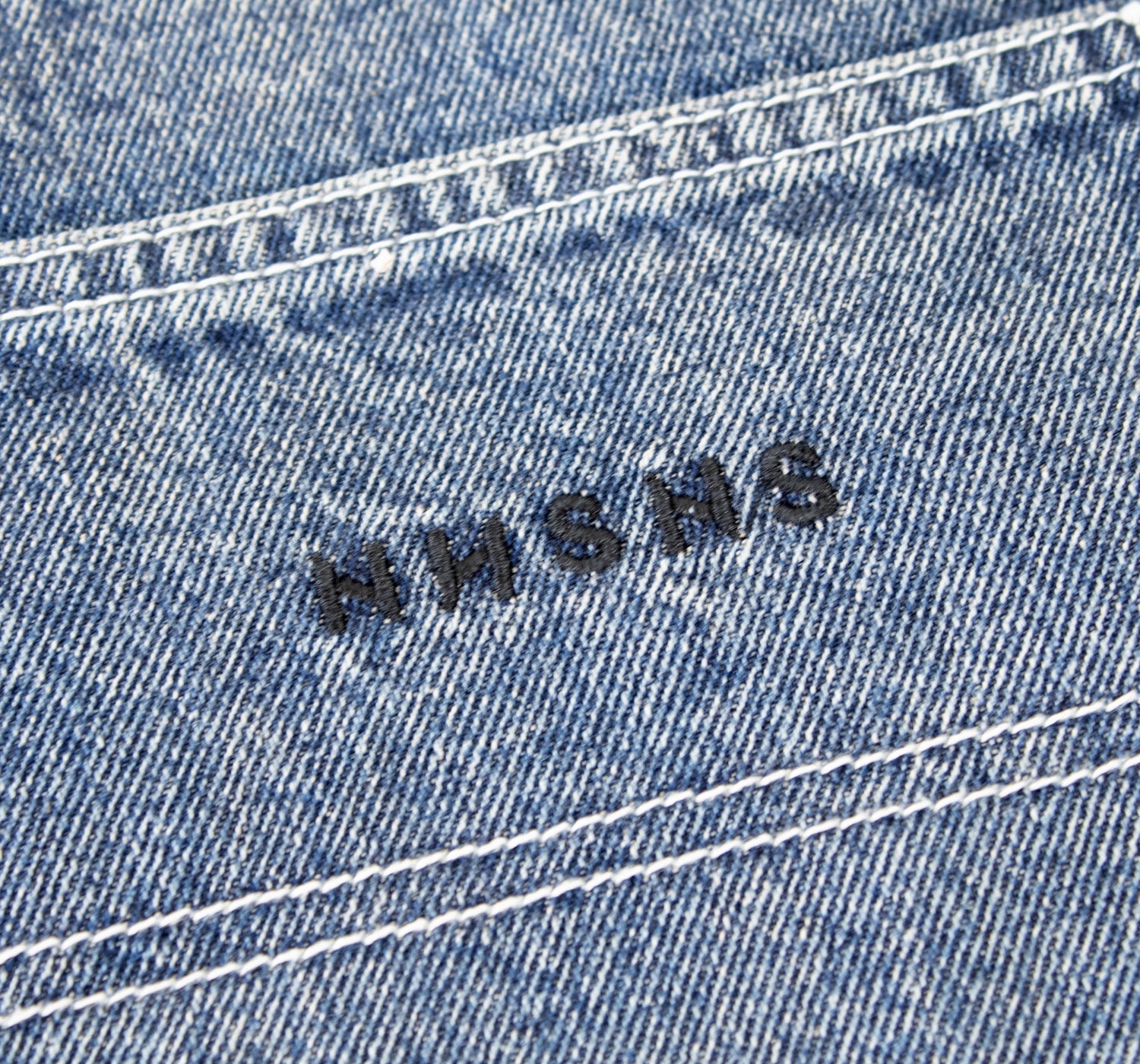 détail zoom broderie NNSNS