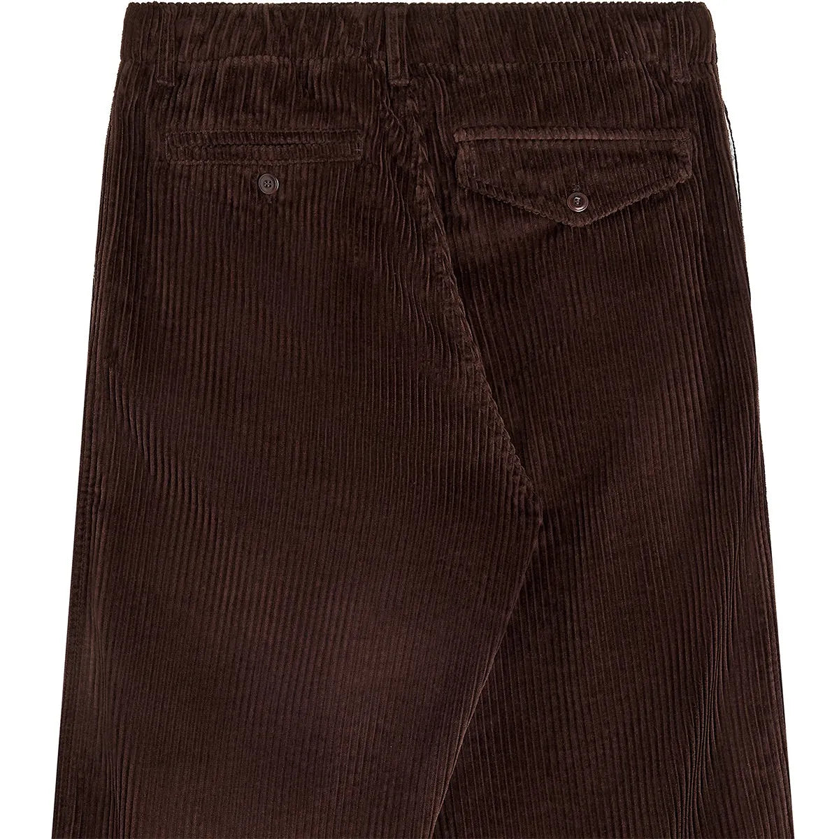 Détail de la poche arrière boutonnée et de la texture côtelée du pantalon Bask in the Sun Pablo Chocolate