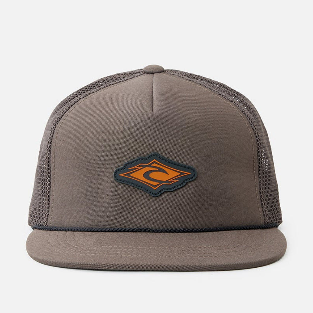 casquette rip curl marron visiere plate vue de face avec logo orange