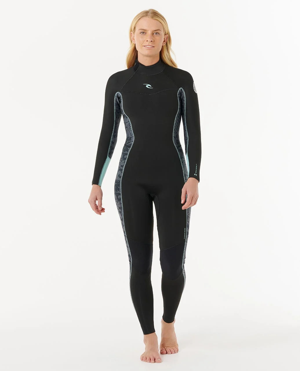 Face de la combinaison Rip Curl noire, avec panneaux gris mouchetés le long des avant-bras et silhouette intégrale ajustée