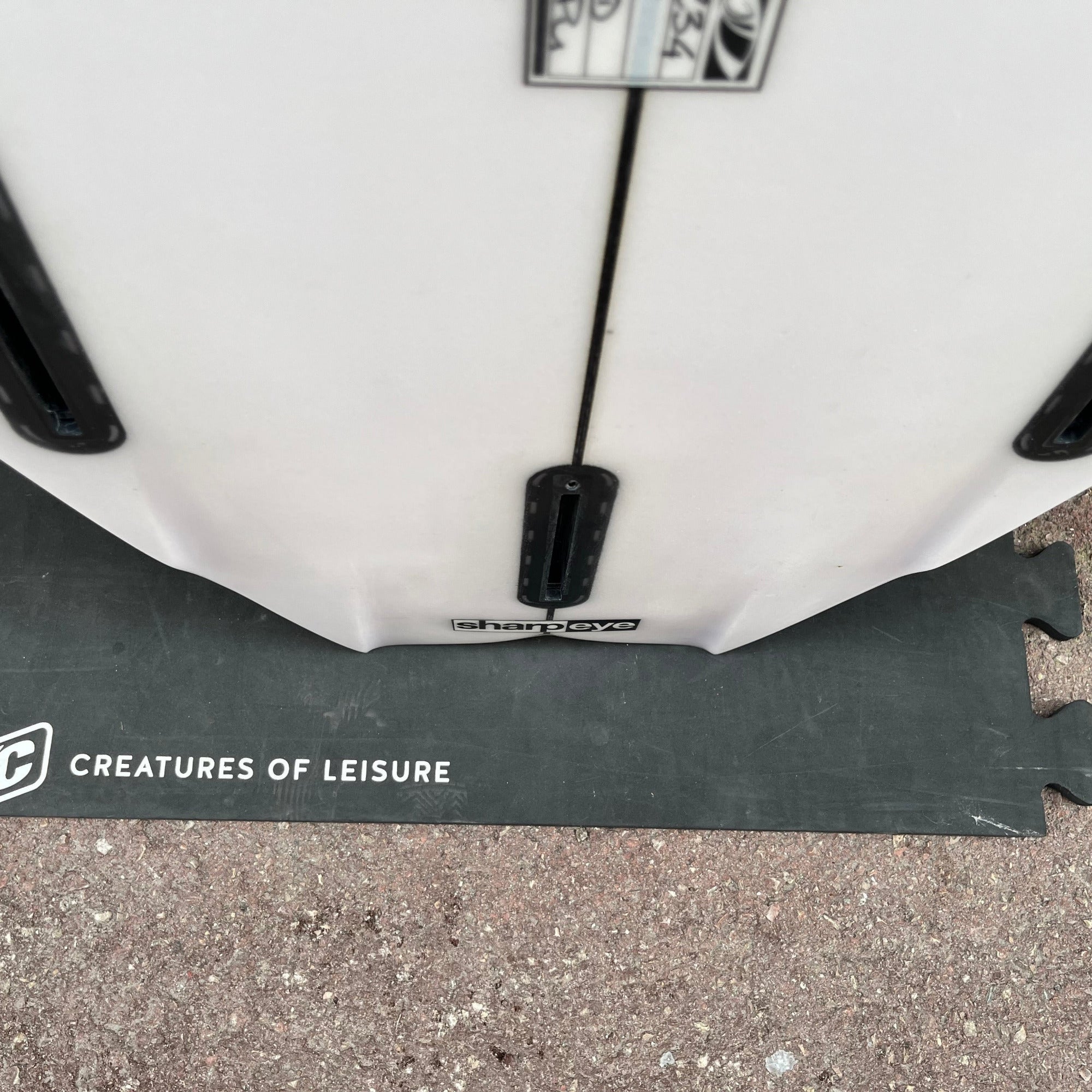 tail planche surf sharpeye twin turbo twin fin