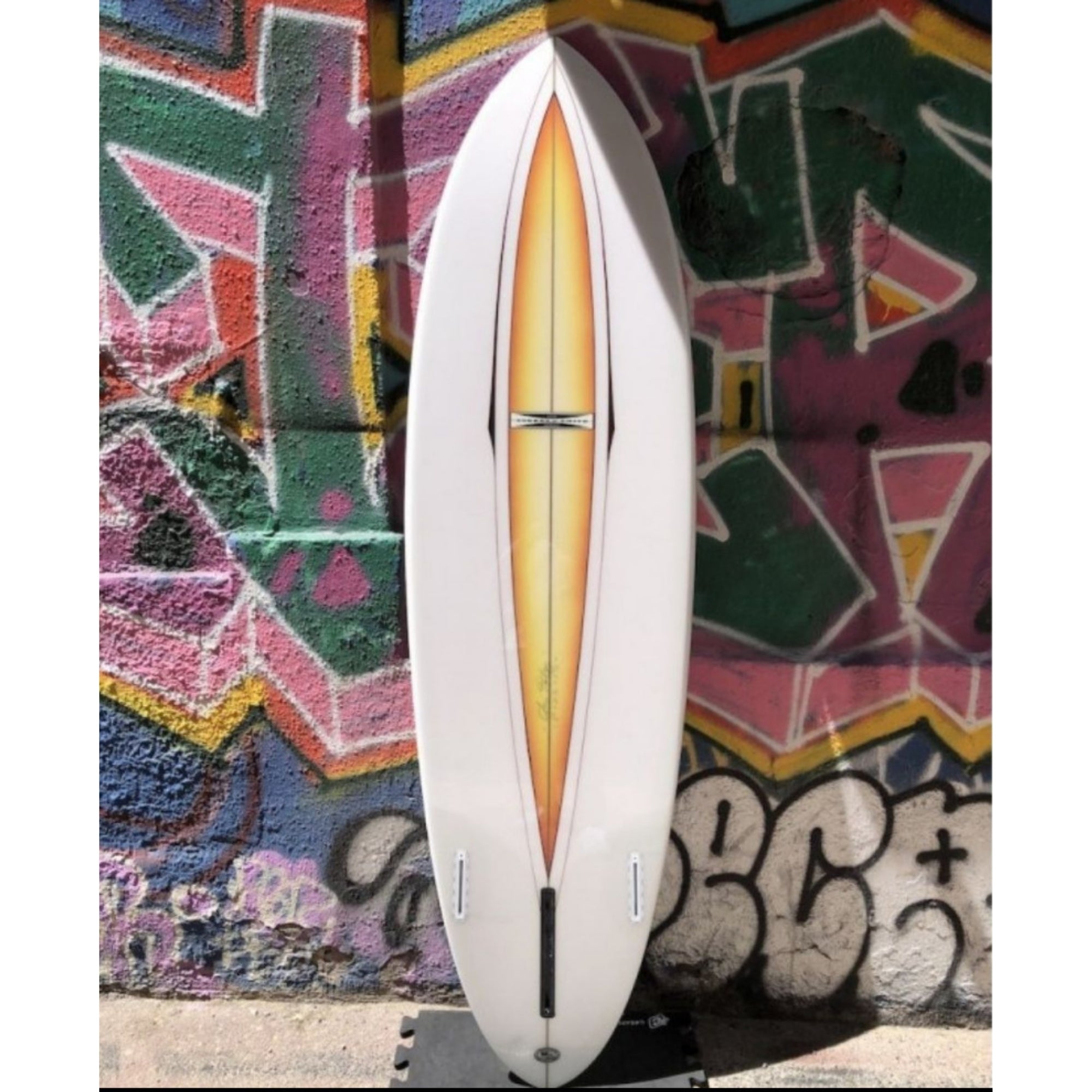 planche de surf gordon and smith magic vue de face