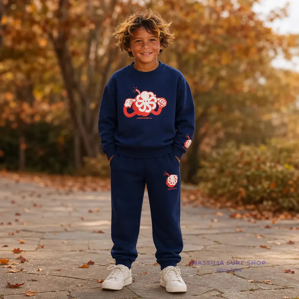 Tenue enfant coordonnée bleu navy, bas de jogging à poignets élastiqués associé au sweat Big Boom assorti