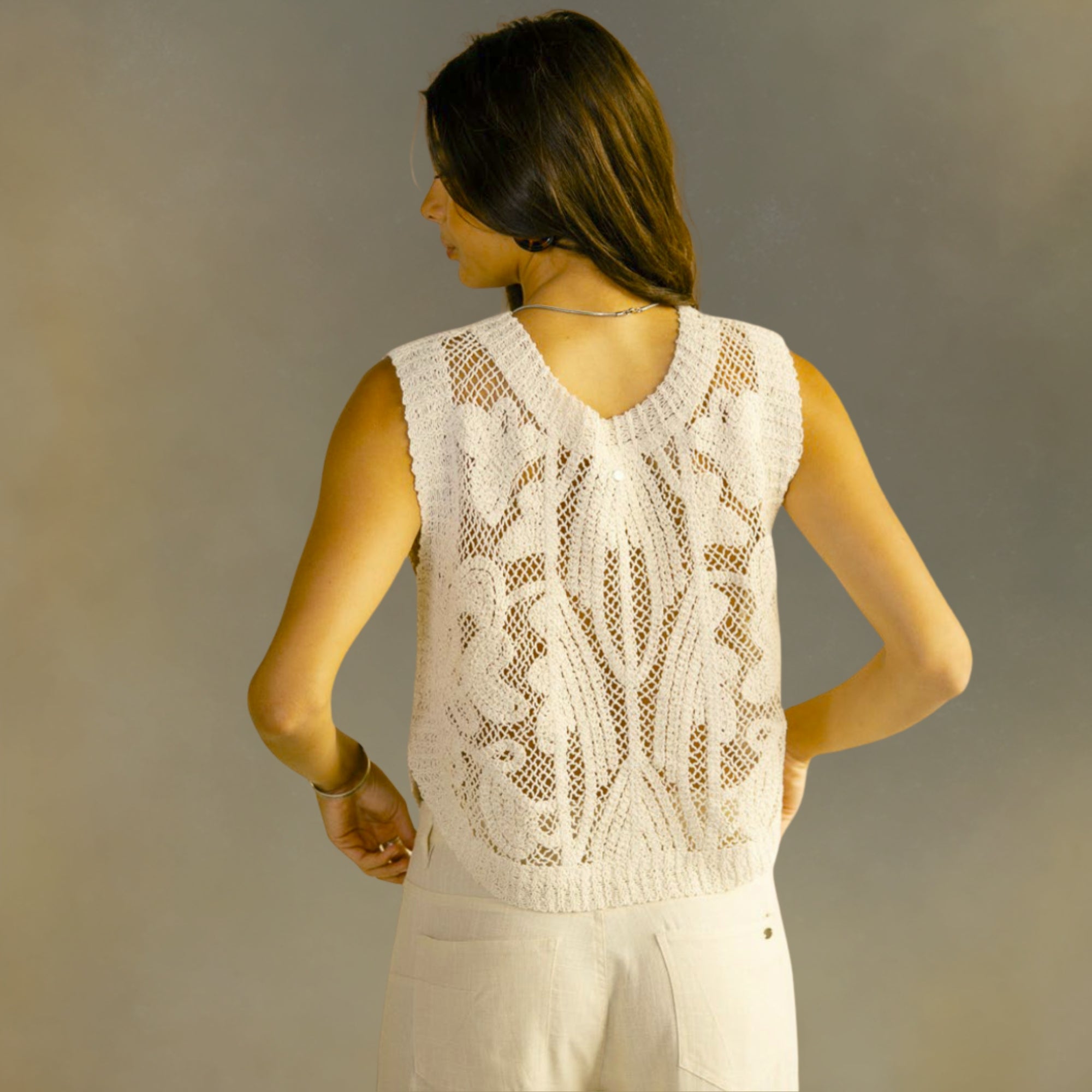 top élégant au crochet femme sans manche col V