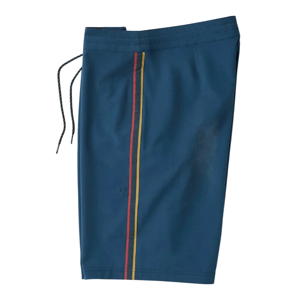 short surf homme Vissla bande jaune et rouge vue côté