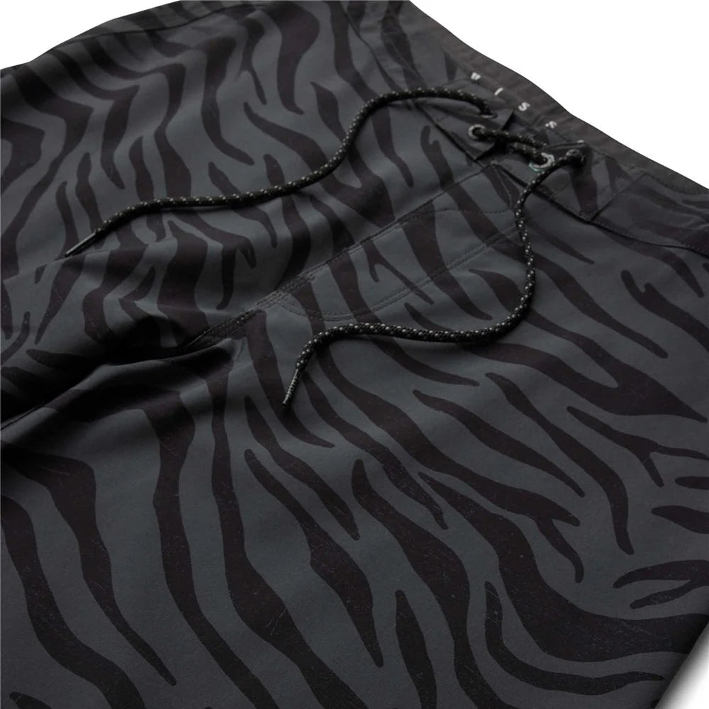 détail tissu maillot Vissla fibres coco texture technique stretch