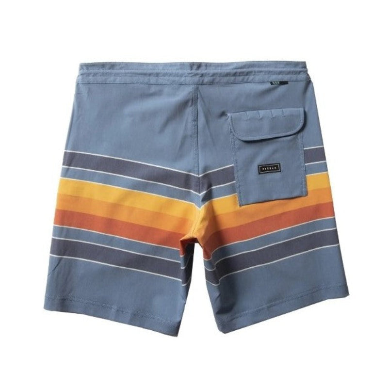 detail poche arriere fermee short de plage surf style retro 70s