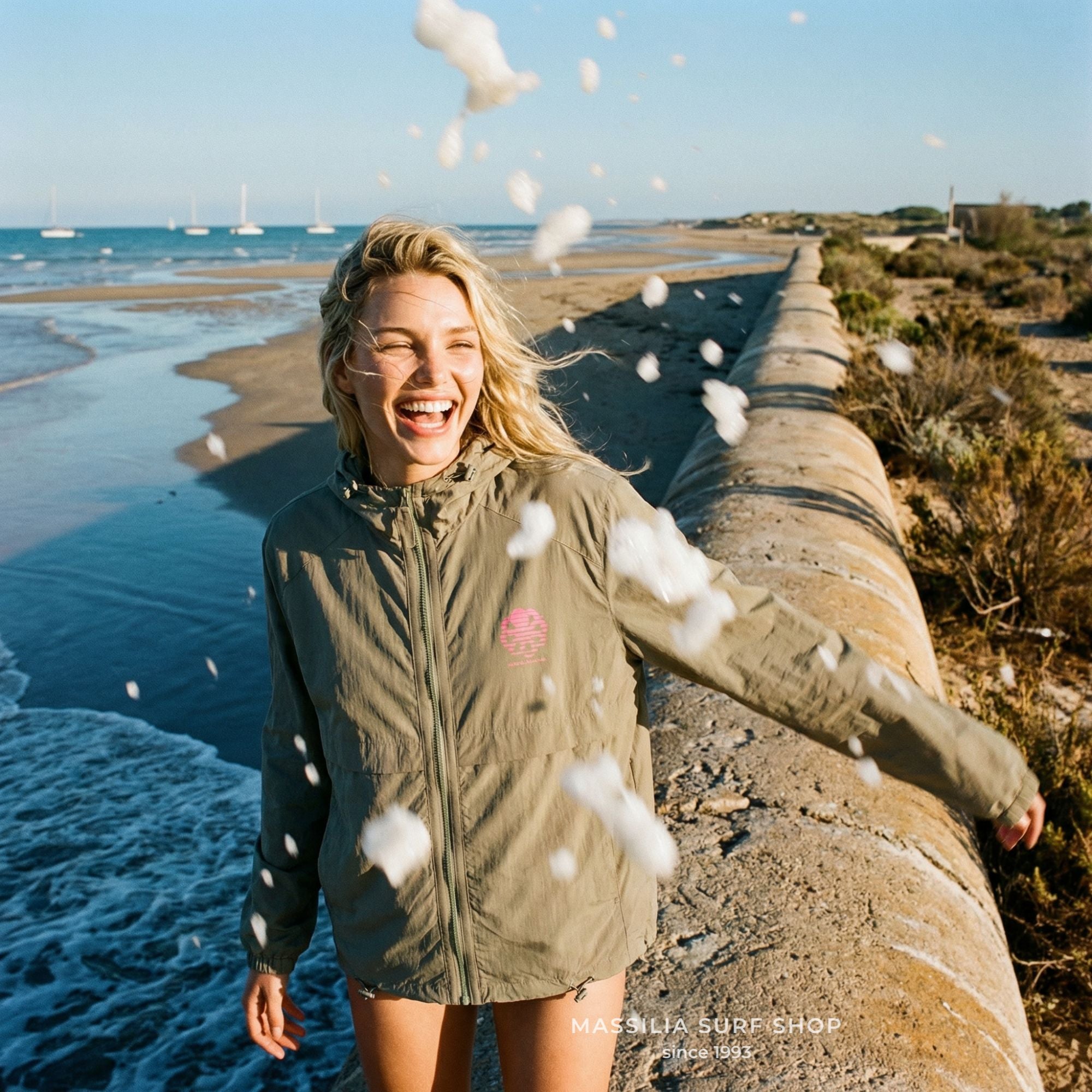 coupe vent kaki jonsen island porte par femme plage