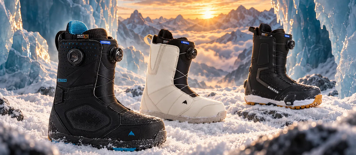 3 boots de snowboard burton homme vue de profil dans une grotte de glace