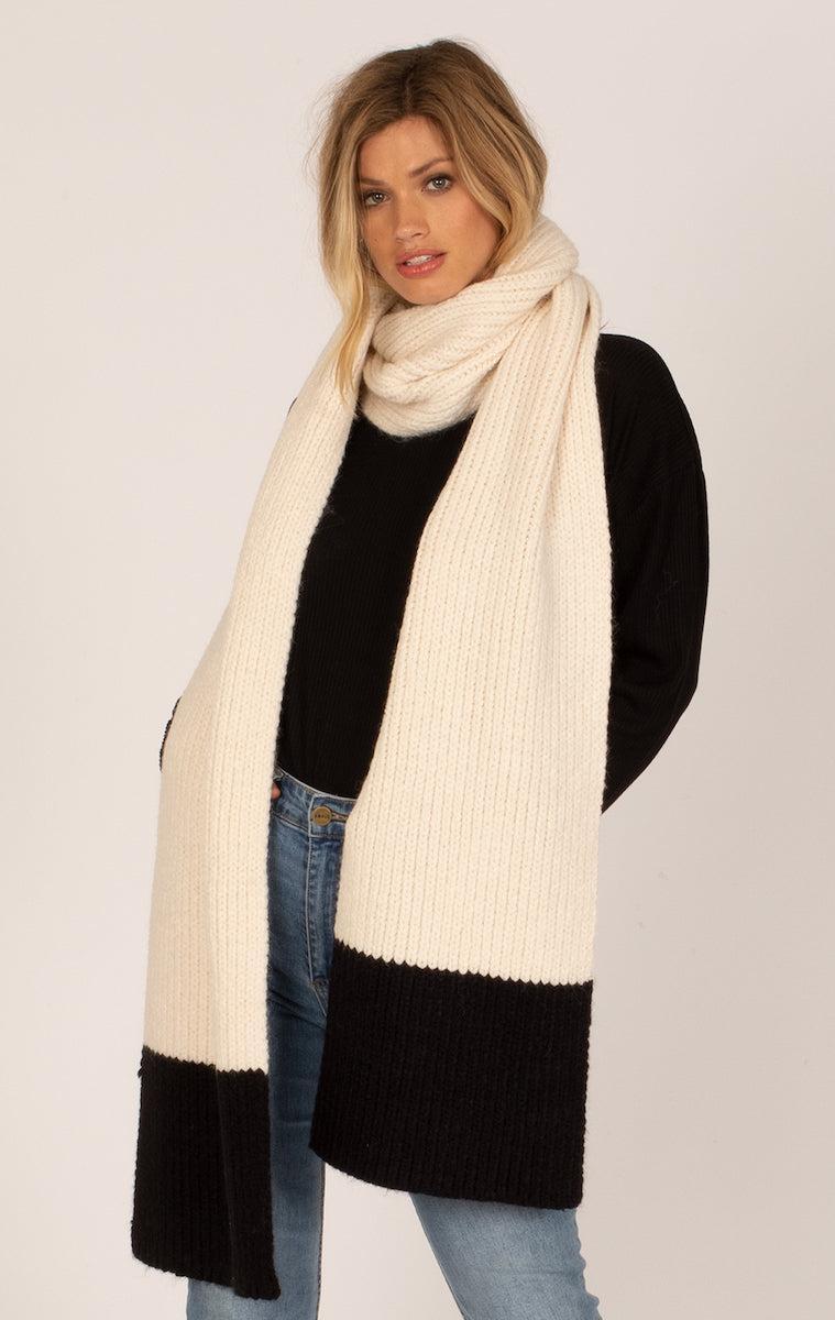 AMUSE ECHARPE COZY UP black