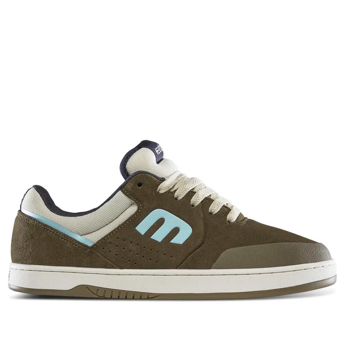 Etnies Marana Michelin Brown Blue de profil, chaussure skate marron à logo bleu clair, col rembourré et semelle blanche