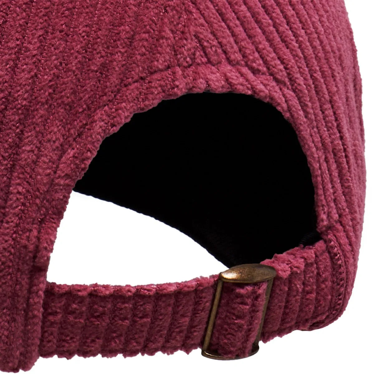 Détail de la fermeture à boucle métallique et du velours côtelé de la casquette Bask in the Sun Eye Rosewood