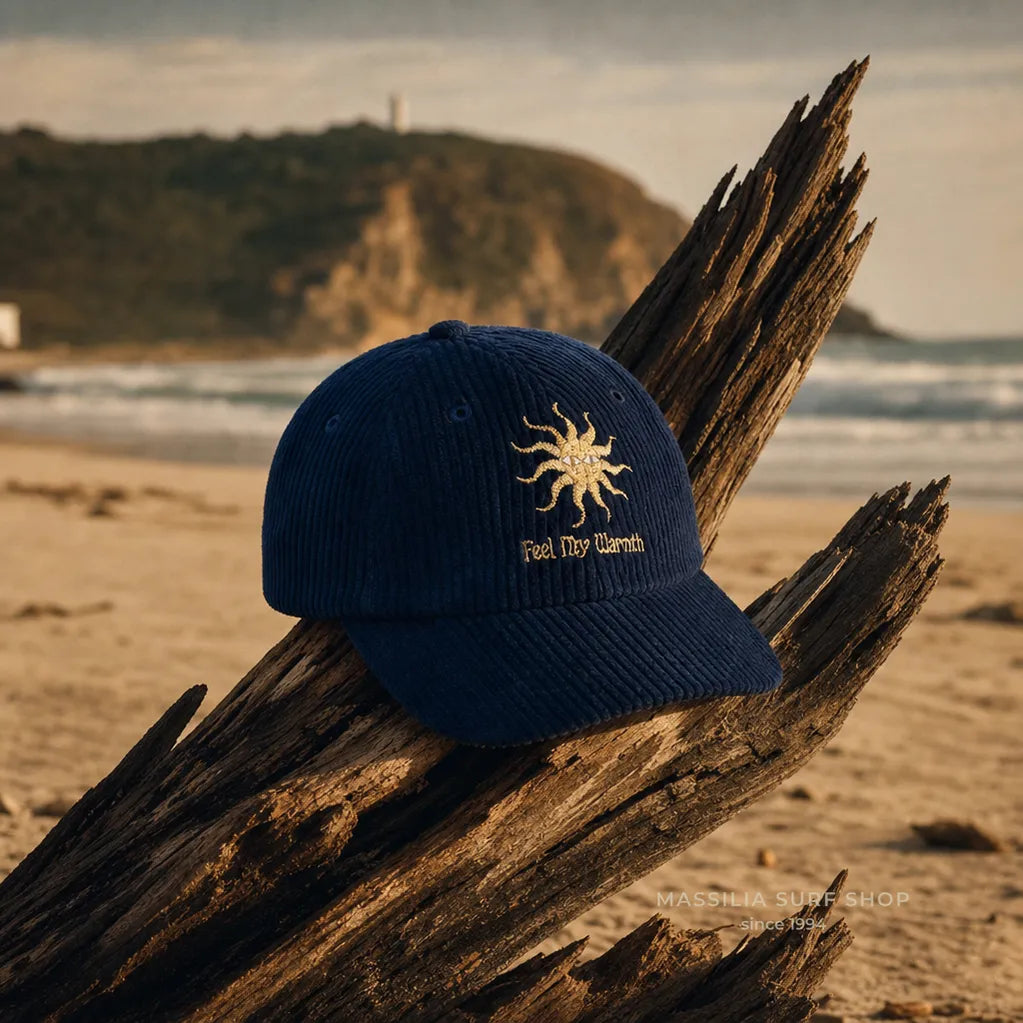 casquette bleu velours avec soleil jaune brodé