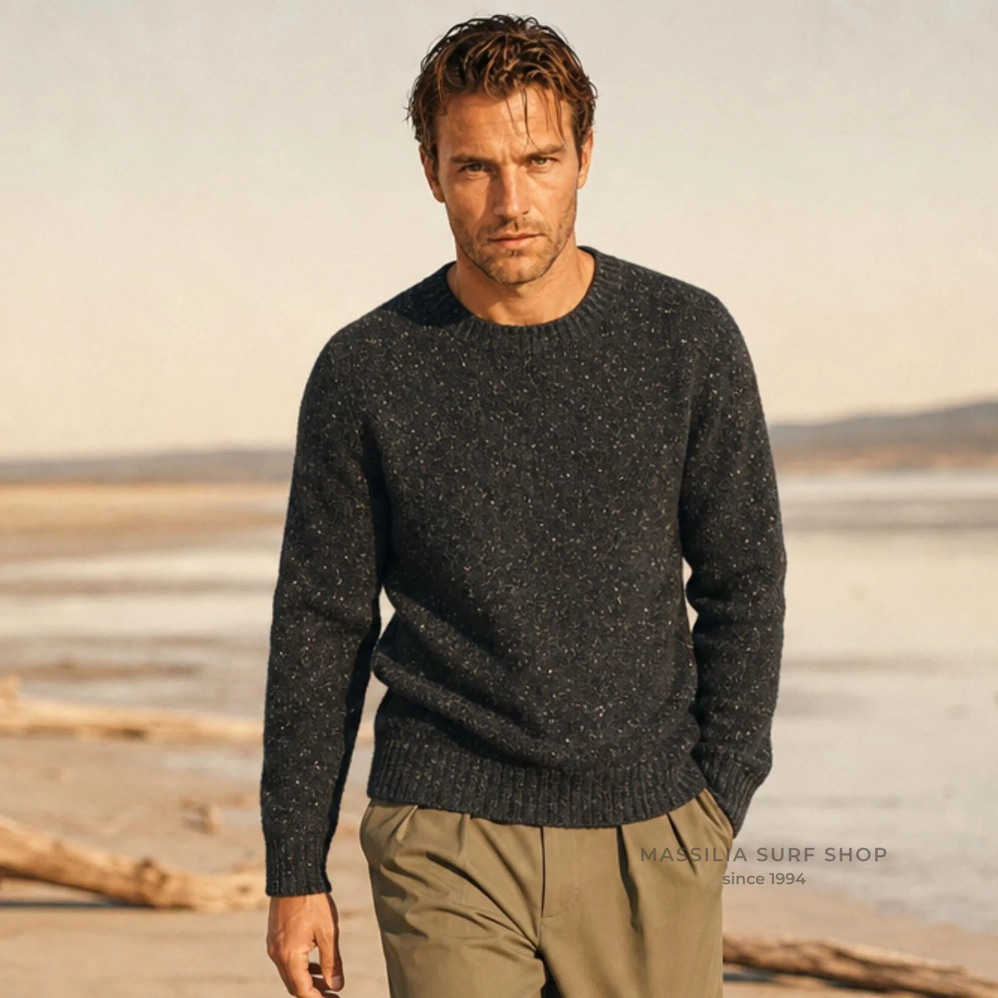 pull homme navy en laine merinos col rond lifestyle
