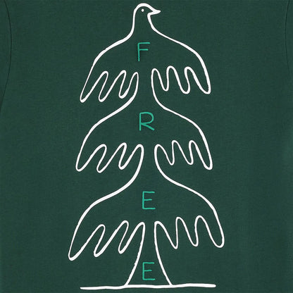 Détail du motif Free représentant trois oiseaux aux ailes déployées et le mot FREE inscrit verticalement