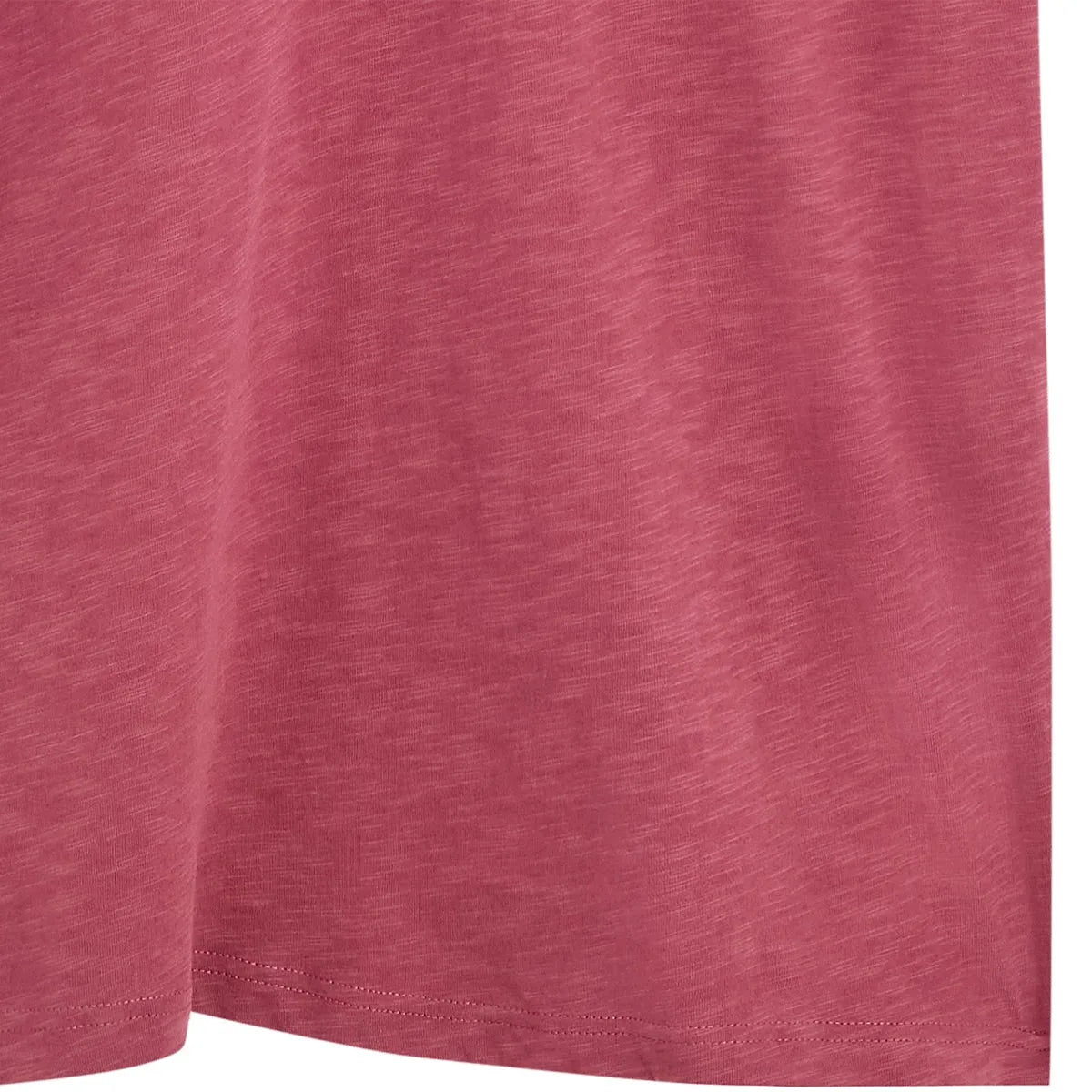 Détail du tissu rouge chiné et des finitions du t-shirt homme Bask in the Sun Mini to the Sea Rosewood
