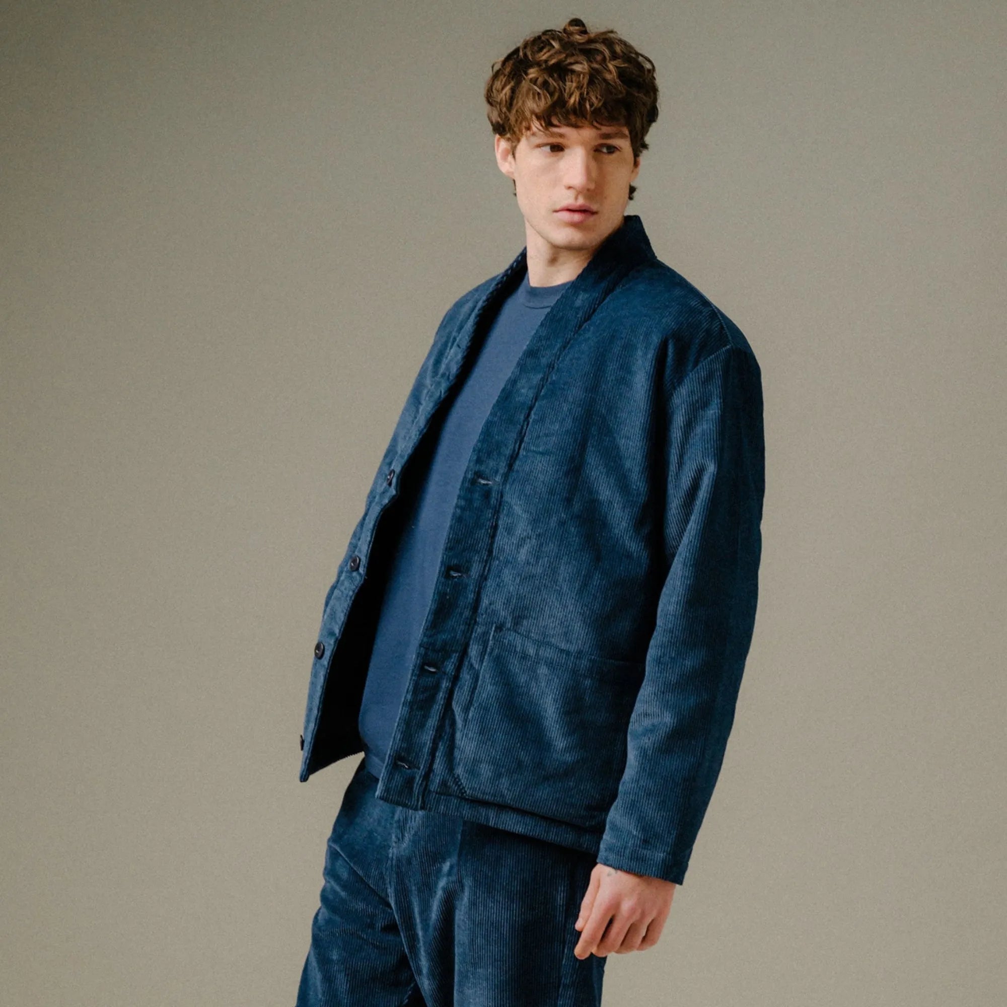 veste bleu marine homme en velours col kimono lifestye