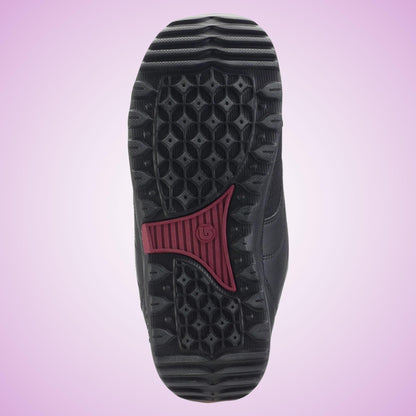 Semelle de la boot Mint BOA Wide vue dessous, avec reliefs multidirectionnels noirs et insert central bordeaux