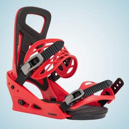 Fixation snowboard rouge vue de trois quarts avant, straps ouverts, boucles latérales noires et embase visible