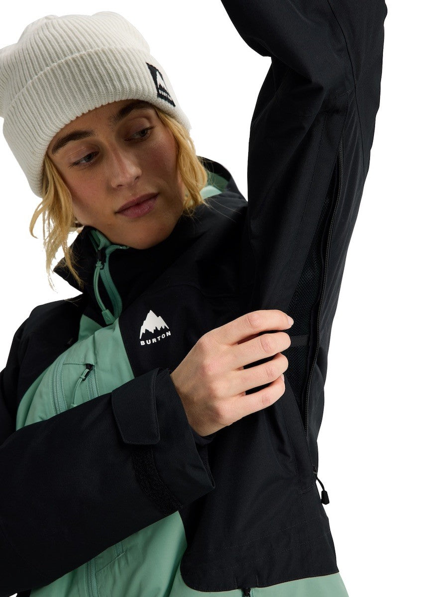 Détail du zip d'aeration sous le bras sur la veste Burton Reserve 2L Insulated Jacket femme