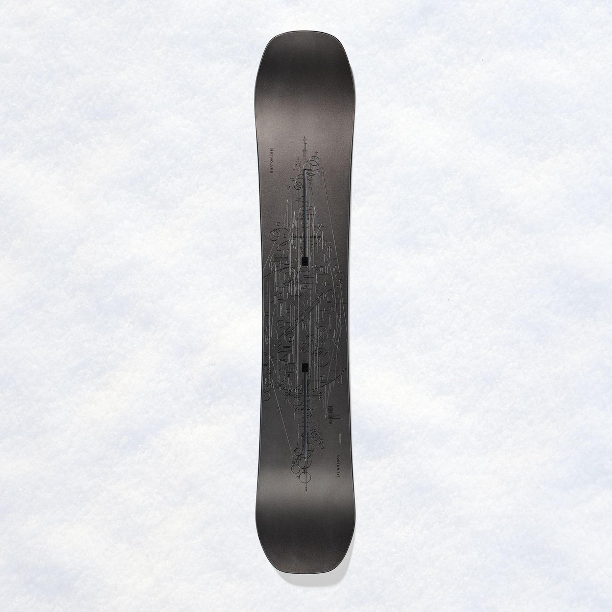 Face supérieure complète du Custom X Camber, shape directionnel noir et finition sobre à texture bois apparente