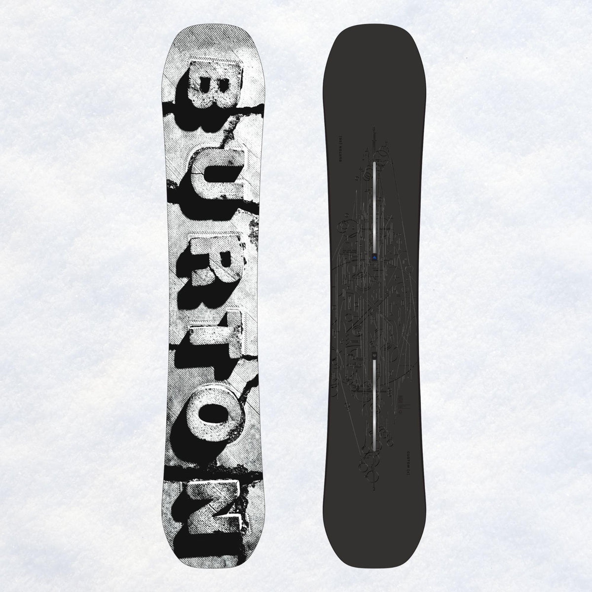 Burton Custom X Camber 158 Etched présenté recto verso, topsheet noir minimaliste et semelle blanche à grand lettrage BURTON noir