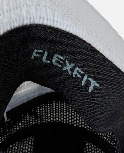 Détail intérieur du chapeau Rip Curl Vaporcool Aerotech Chrome montrant la bande Flexfit du tour de tête