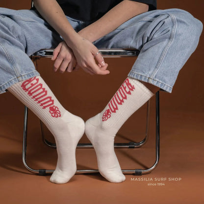 Chaussettes blanchesjonsen  mi mollet unisexe avec inscription verticale en rouge
