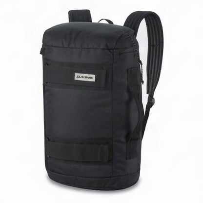 sac à dos noir mission street dakine vue de face avec 2 sangles pour porter skateboard, 2 sangles épaules et poignée latérale