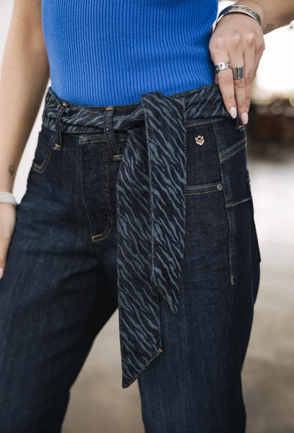 detail ceinture amovible tissu imprime jean femme nouee taille finition originale signature