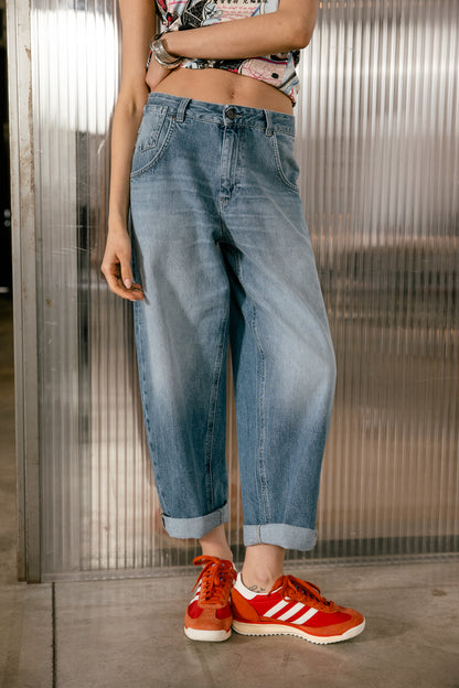 coupe large boyfriend femme denim de face