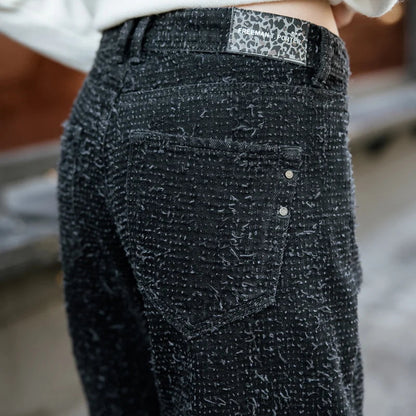 Détail de la taille et de la poche avant du jean Maeva Denim Muffy Black, texture denim noir chiné