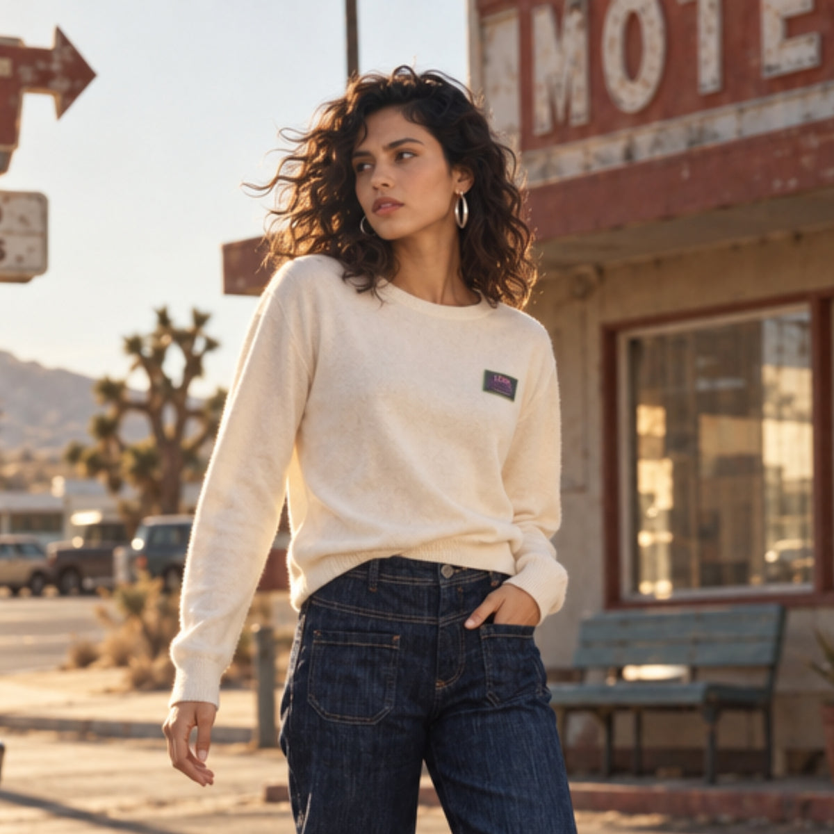 pull pharos écru freeman t porter femme porté par une femme en extérieur